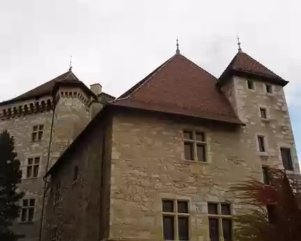 23 Le château