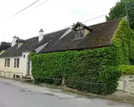 PXL012 A Saint-Cyr-sur-Morin, maison habitée de 1924 à sa mort par Pierre Mac Orlan (1882-1970) écrivain de l'Académie Goncourt.