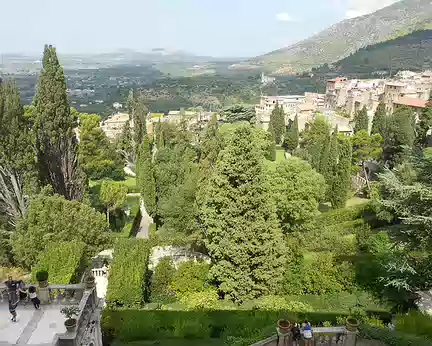 PXL117 Les jardins à l'italienne (XVIè s.) de la Villa d'Este à Tivoli, près de Rome...