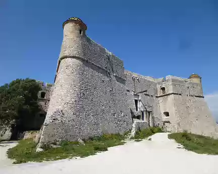 P1040223 Le fort du Mont-Alban construit en 1560 sur une colline située...