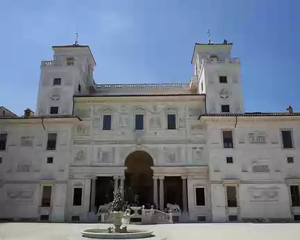 2017_06_17_12-13-26 La villa est acquise en 1576 par le cardinal Ferdinand de Médicis qui, jusqu'en 1587 (année où il devient grand-duc de Toscane), fait exécuter les projets de...