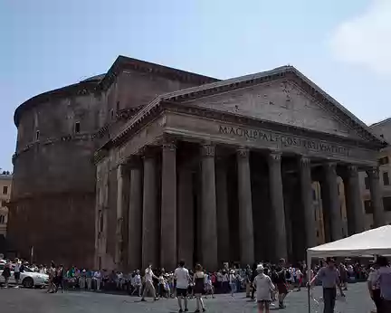 2017_06_17_15-00-55 Le Panthéon de Rome est un édifice religieux antique bâti sur l'ordre d'Agrippa au 1er siècle av. JC, entièrement reconstruit sous Hadrien (début du IIe...