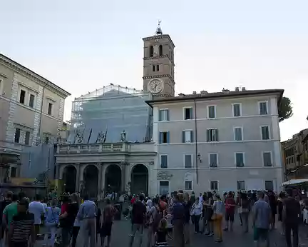 2017_06_17_19-31-49 Animation devant la Basilica di Santa Maria in Trastevere