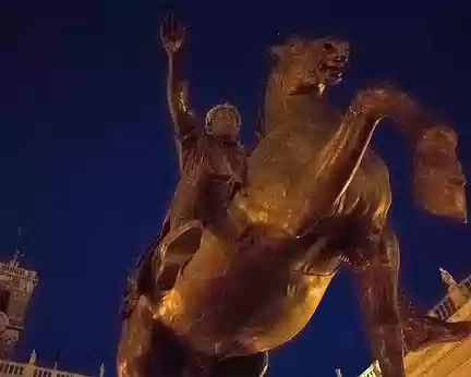 2017_06_17_21-46-57 Statue équestre de Marc Aurèle sur le Capitole. C'est sans doute la statue équestre la plus célèbre, et aussi la plus ancienne, la seule de la Rome antique qui...