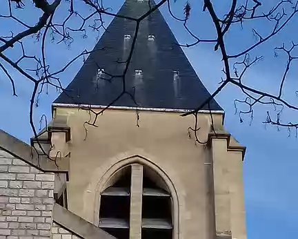 033 Le clocher du XVème siècle, seul vestige de l’ancienne église paroissiale