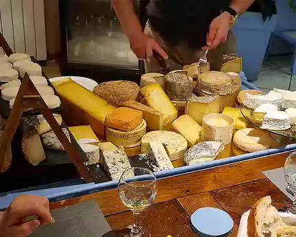 029.JPG Très beau plateau de fromages