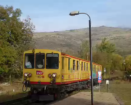 P1180092 Le petit train jaune nous conduira à Font-Romeu, gare d'Ur