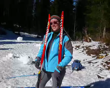 PXL075 Miss Atomic a investi dans ses skis