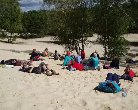 14 Les randonneurs en pleine sieste.