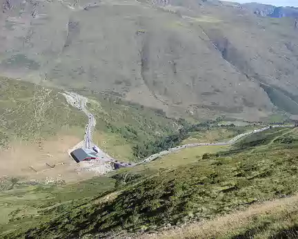 PXL060 J10-La route nationale menant en Andorre, saturée de voitures