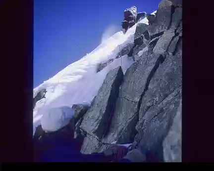 008.jpg Remonter une arête en rochers médiocres sur son versant N-E pour gagner le Dôme de Rochefort, 4015 m.