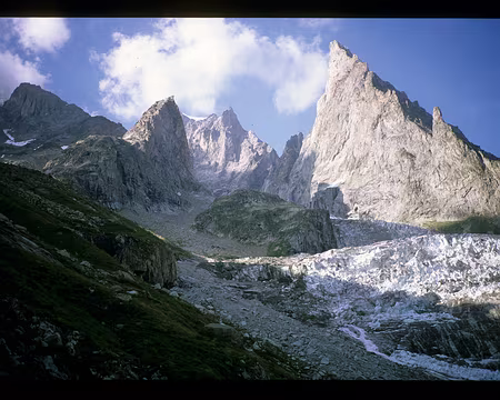000.jpg Aiguille de l’Innominata, Aiguille Croux, Pointe Gugliermina, Aiguille Noire de Peuterey.