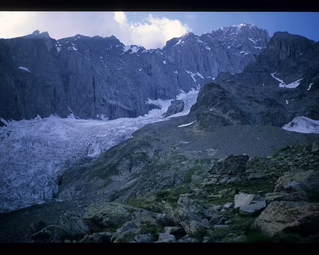 004.jpg Aiguille Rouge du Brouillard 3364 m, La Punta Baretti 4006 m, Le Mont Brouillard 4068 m. Un parcours démesuré.