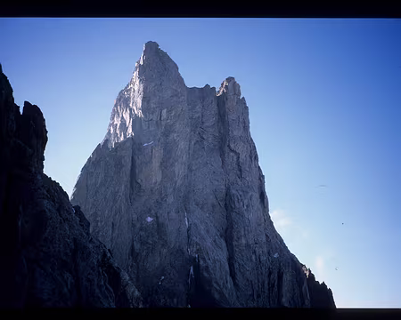 018.jpg La face nord-ouest de l’aiguille Noire de Peuterey.