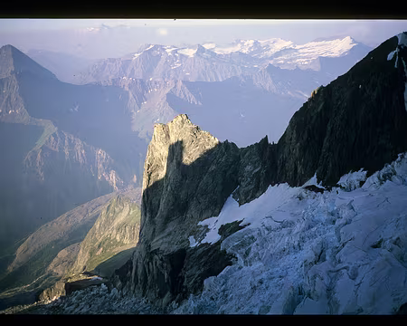020.jpg L’aiguille Croux et au loin le massif du Grand Paradis.