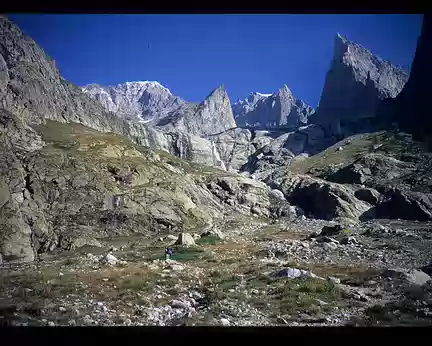 055.jpg Cordée en route pour le Mont Blanc par l’arête de l’Innominata.