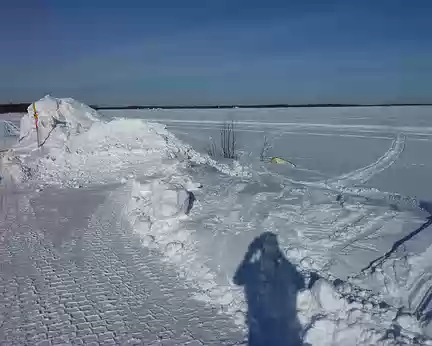 139 Bateau pris dans la glace