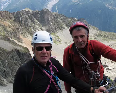 019 En arrière-plan la Tour des Crochues.