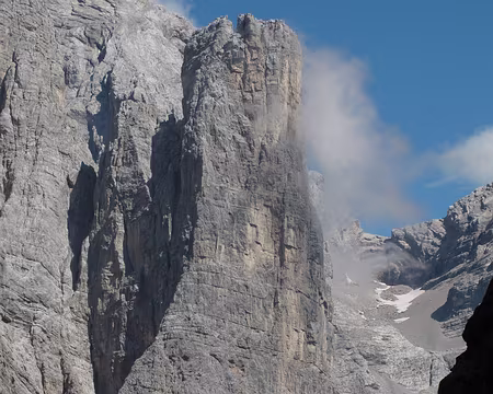 021 Le doute s’insinue. Trop de verticalité sur près de 700 mètres.