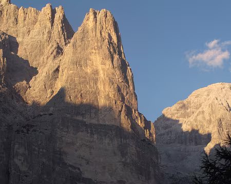 024 Depuis le refuge Vazzoler, s’imaginer dans cette immense face !