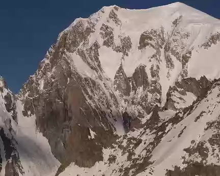 011 L’immense versant Brenva du Mont Blanc et les 3 voies mythiques de Graham Brown : Poire, Major et Sentinelle Rouge