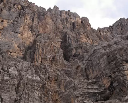 011 1100 mètres de difficulté ininterrompue pour sortir au sommet
