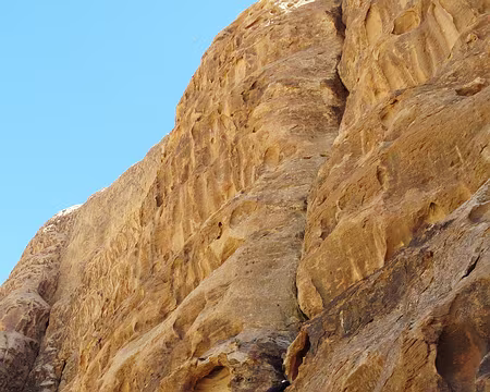 002 Traversée en dalle suivi d’une fissure-cheminée peu avant R1