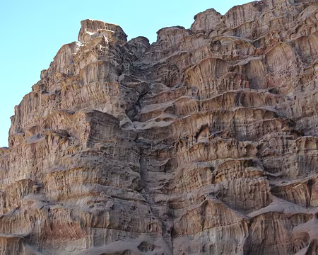 004 Les fissures de sortie de cette courte voie de 5 longueurs