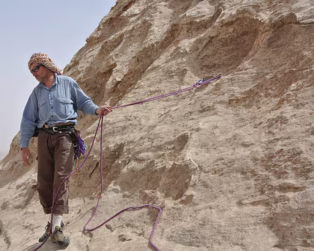 009 Assurage sur un relief incertain!