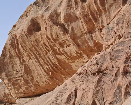 018 Surplomb en rocher délité