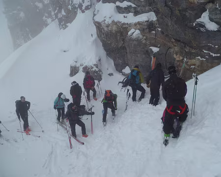 PXL003 D'autres saucissonnent dans le foehn et le brouillard
