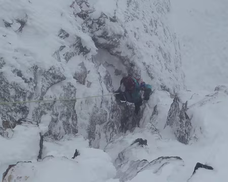 PXL004 Des cordes à noeuds seront installées sur ce passage pour les coureurs: c'est une course de ski alpinisme, n'oublions pas!