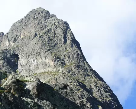 002 Michel Piola y a ouvert le 16 juin 2004 et le 11 juillet 2006 une voie TD- de 300m, peu soutenu