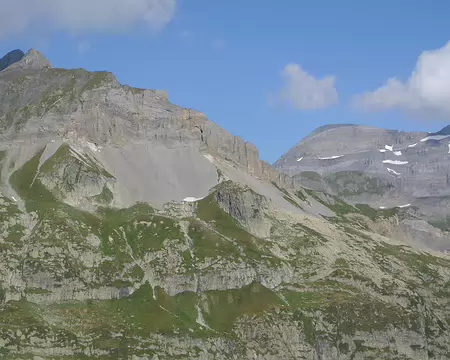 004 Le cadre est sauvage avec à gauche la Pointe de Finive, 2834 mètres