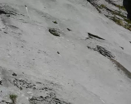 002 Entre ces 2 spits un pas en 6a peu engagé