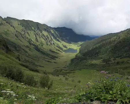 FM9A5451 Nous irons voir le petit lac tout en bas...