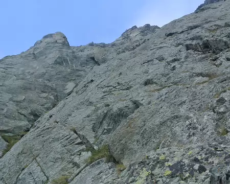 012 Les dalles en 4c de L4, 40m jusqu’à une vire sous un impressionnant dévers