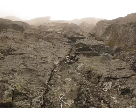 010 La pluie a cessé. A12h30 au pied de Risiko: L1 5c; L2 5b; L3 5b; L4 6a; L5 5b