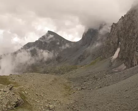 041 Les conditions qui ont conduit à renoncer au sommet, Risoko rejoigant la Cresta Est