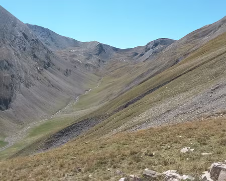 PXL004 Le col de la Pare (2655 m) au fond