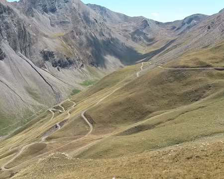 PXL006 ... sinueuse qui nous mène ...