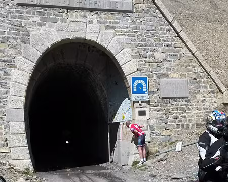 PXL009 Oui, il y en a encore un qui arrive