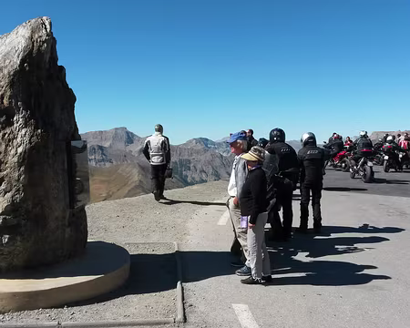 PXL024 Pèlerinage de motards au point culminant de la route la plus haute de France