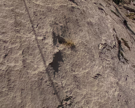 046 Trois rappels depuis R4 mènent 20 mètres à gauche du départ