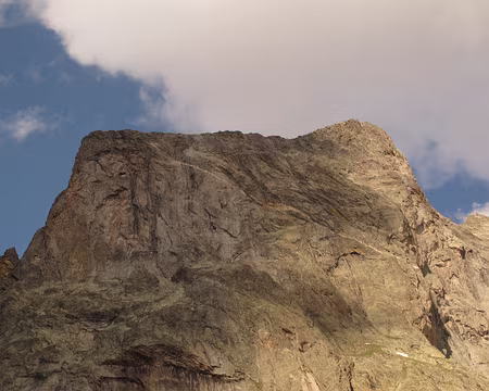 003 Au-dessus de la vire médiane, la paroi supérieure du Corno Stella, 3040 mètres