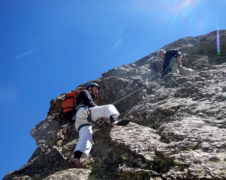 033 Jean-Michel et Claude en approche de la vire médiane