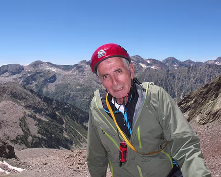 039 Avant de quitter le dernier relais qui mène au pied du socle