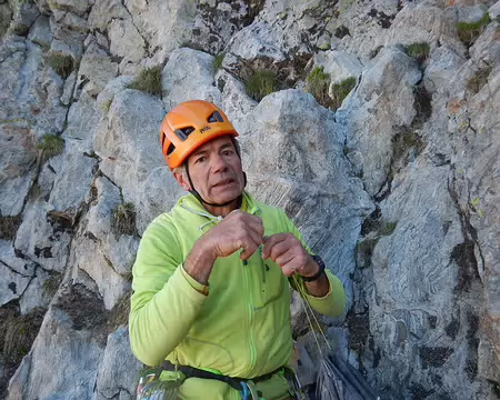 000 Le 27/06, Patrick au départ de la voie De Cessole (vire médiane gagnée par des vires : 3b)