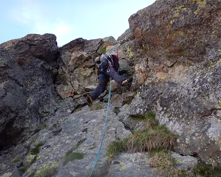 018 Sous le surplomb