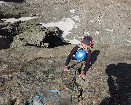 026 Jean-Michel dans la fissure qui suit le crux en 6b